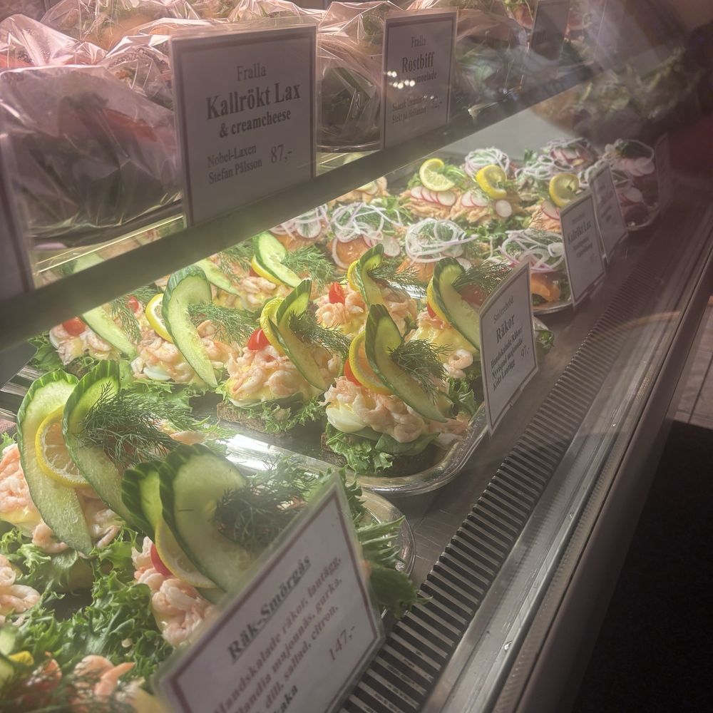 Hollandia - Savory treats - Bakeries Near Me - Malmö, Alberta