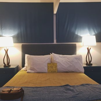 The Monkey Tree by AvantStay - We all deserve "pillow" choices! - Hotels Near Me - Palm Springs, California The Monkey Tree by AvantStay - We all deserve "pillow" choices! - Hotels Near Me - Palm Springs, California