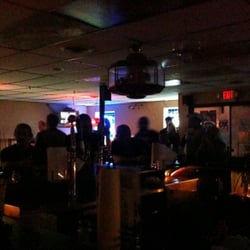 Flossie's Bar & Grill - Classic biker bar w live music