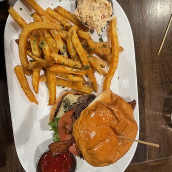 44 Mills Kitchen + Tap - 44 Bacon Cheeseburger - New American Near Me - Concord, North Carolina
