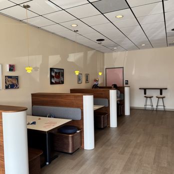 Junes Daytime - Dining room - Sandwiches Near Me - Virginia Beach, Virginia Junes Daytime - Dining room - Sandwiches Near Me - Virginia Beach, Virginia