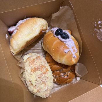 Concerto Bakery - cream was all smashed and the bread was a mess - Bakeries Near Me - Los Angeles, California