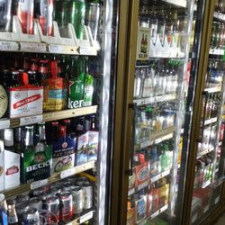 Max's Liquors - Plenty Of Brew