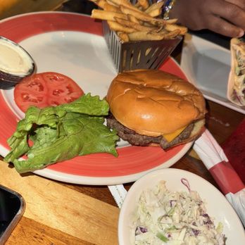 Surf Hut - Burger - Seafood Near Me - Destin, Florida