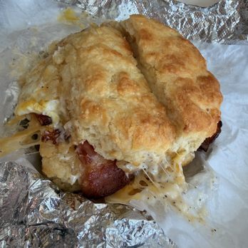 BouNom Café & Bakery - Coffee & Tea Near Me - Avon, Connecticut