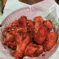 McMinn's Irish Pub - Hot wings
