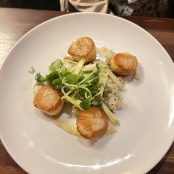 Harry's Savoy Grill - Pan Seared Diver Sea Scallops - American Near Me - Wilmington, Delaware Harry's Savoy Grill - Pan Seared Diver Sea Scallops - American Near Me - Wilmington, Delaware