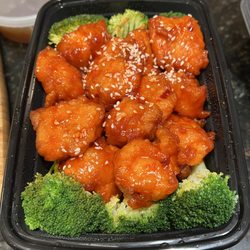 Shanghai Gourmet - General Tso's Chicken ($15.25)