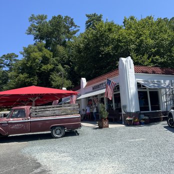 Merritt’s - outside - Sandwiches Near Me - Chapel Hill, North Carolina