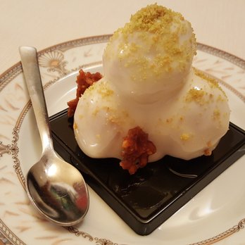 Il Ragno d'Oro - White chocolate Profiteroles [6 euros, 4.5 stars] - Italian Near Me - Rome, RM