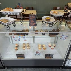 Kristin’s Vanilla Bakery - Tasty cupcakes!