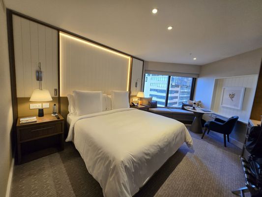 Four Seasons Hotel Sydney by null