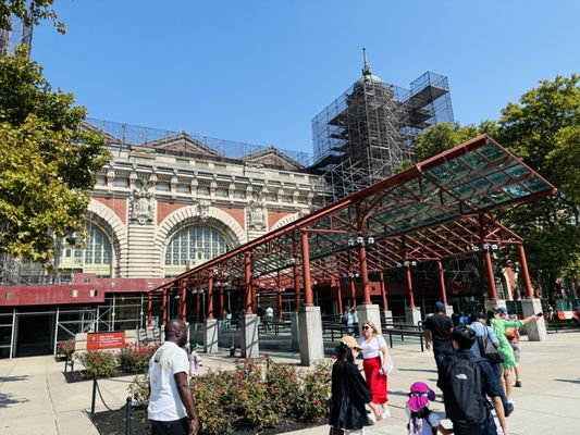 Ellis Island by null