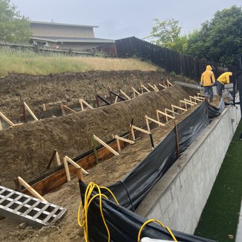 Lopez's Landscaping & Construction - Preparation for concrete retaining wall - Landscaping Near Me Lopez's Landscaping & Construction - Preparation for concrete retaining wall - Landscaping Near Me