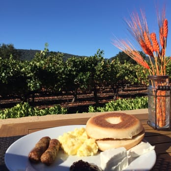 Napa Valley Lodge - Breakfast overlooking the hotel's vineyards - Hotels Near Me - Yountville, California Napa Valley Lodge - Breakfast overlooking the hotel's vineyards - Hotels Near Me - Yountville, California