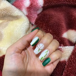 Sasha's Nails & Spa - Winter themed nails