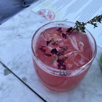 True Food Kitchen - Juniper rose cocktail - Vegetarian Near Me - Pasadena, California True Food Kitchen - Juniper rose cocktail - Vegetarian Near Me - Pasadena, California