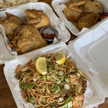 Max’s Restaurant - Chicago - 6 Piece fun pack - Filipino Near Me - Chicago, Illinois Max’s Restaurant - Chicago - 6 Piece fun pack - Filipino Near Me - Chicago, Illinois