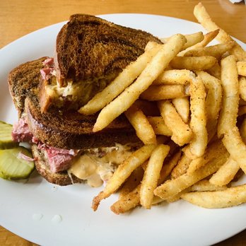 Crescent Moon Ale House - Blackstone Reuben - Pubs Near Me - Omaha, Nebraska Crescent Moon Ale House - Blackstone Reuben - Pubs Near Me - Omaha, Nebraska