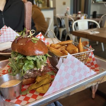 Kitchen Story - California Burger - Breakfast & Brunch Near Me - San Francisco, California Kitchen Story - California Burger - Breakfast & Brunch Near Me - San Francisco, California