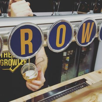 The Growler - Beer Bar Near Me - Barcelona, B The Growler - Beer Bar Near Me - Barcelona, B