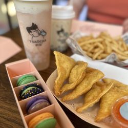 Tsaocaa - Potato fries and Crab Rangoon(6pcs)