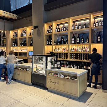 Cooper’s Hawk Winery & Restaurant - New American Near Me - Columbus, Ohio