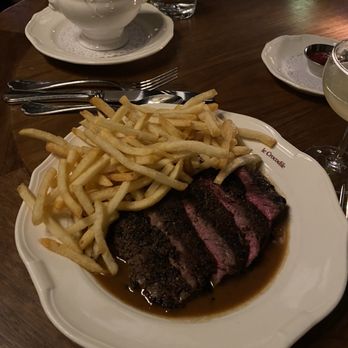 Le Crocodile - Onion soup and steak frites - French Near Me - Brooklyn, New York