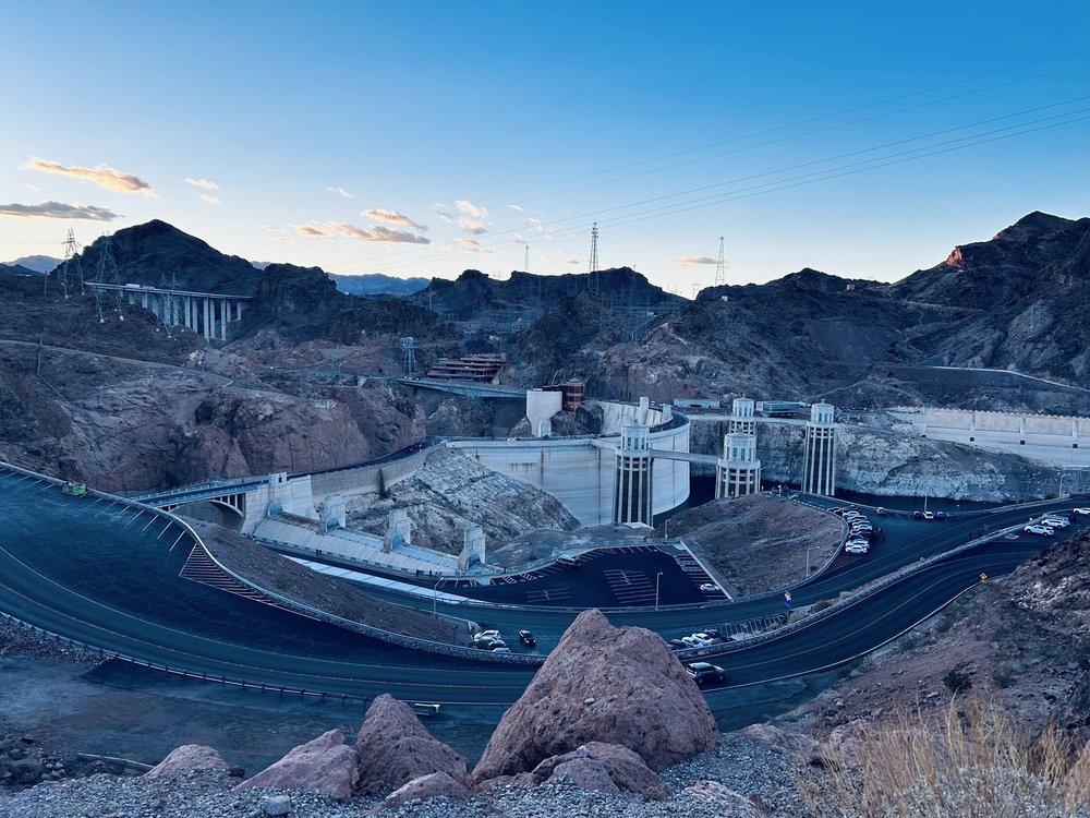 HOOVER DAM GIFTS & REFRESHMENTS Updated September 2024 21 Photos 118 Kingman Wash Access