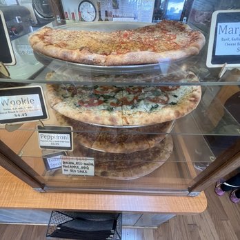 Headies Pizza & Pour - Pizza Near Me - Trinidad, California Headies Pizza & Pour - Pizza Near Me - Trinidad, California