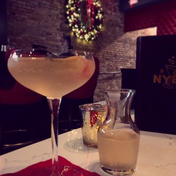 Nye's - Cocktail Bars Near Me - Minneapolis, Minnesota