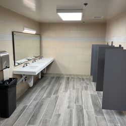 Los Amigos Golf Course - Men's room.