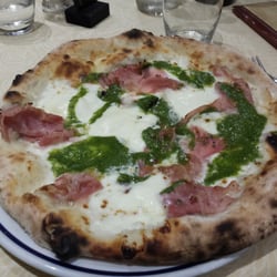 Pizzeria del Ponte - Pizza Liguria con mozzarella, pesto e prosciutto... yummmmmmm, strabuona...