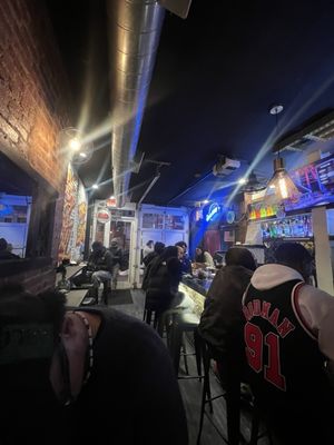 Wing Bar by null