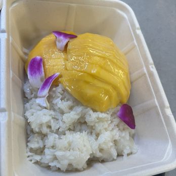 Kra-Pow Thai Eatery - Mango sticky rice with orchid petals - Thai Near Me - Stanton, California Kra-Pow Thai Eatery - Mango sticky rice with orchid petals - Thai Near Me - Stanton, California