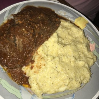 Vetusta Insigna - Beef and polenta - Wine Bars Near Me - Milan, Michigan