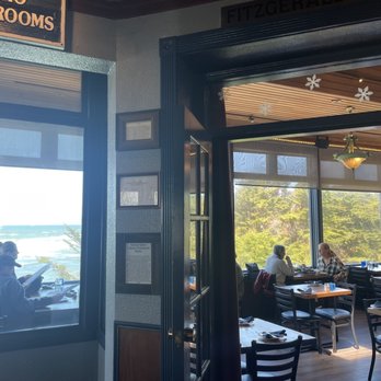 Moss Beach Distillery - Seafood Near Me - Moss Beach, California