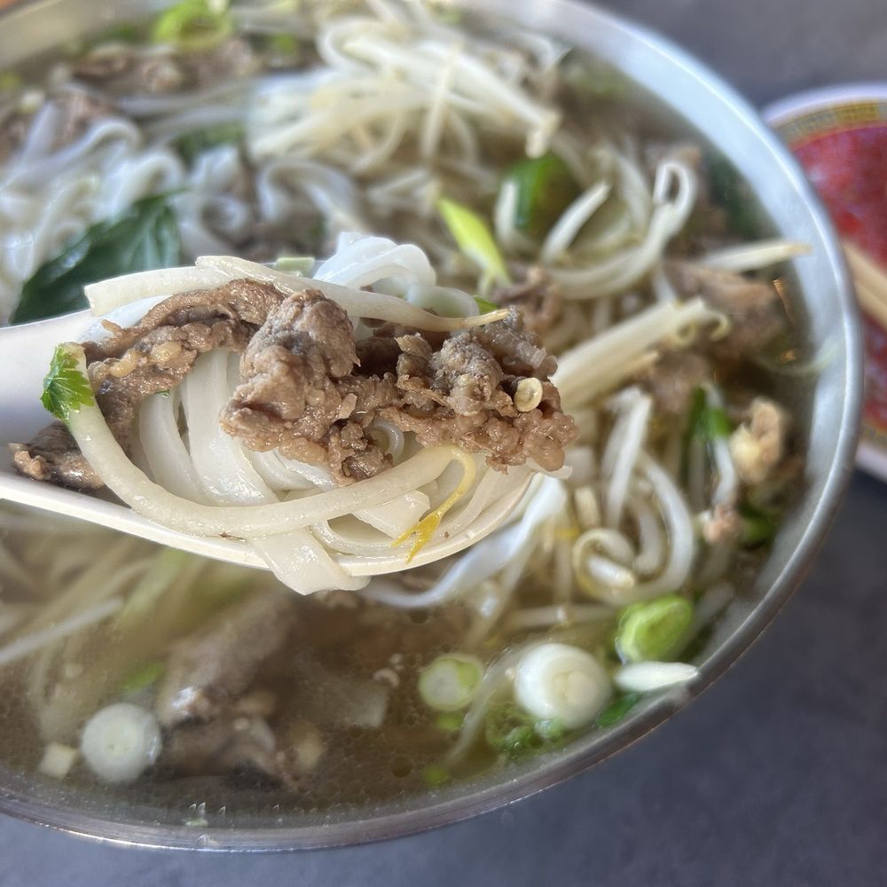 Sit lo Saigon - I chose fat noodles. - Vietnamese Near Me - Elk Grove, California Sit lo Saigon - I chose fat noodles. - Vietnamese Near Me - Elk Grove, California