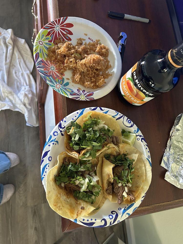 Rico's Tacos Family Restaurant