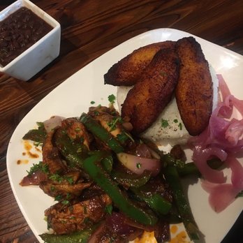 Baracoa Cuban Restaurant - Pollo Encendido - Cuban Near Me - Palmdale, California