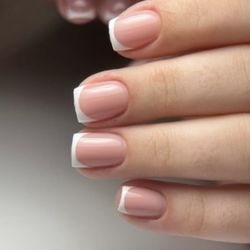 Beauty Oasis by Alina NAILS - Timeless classic
Perfect French nails for a refined and elegant look.
Perfection in every detail!