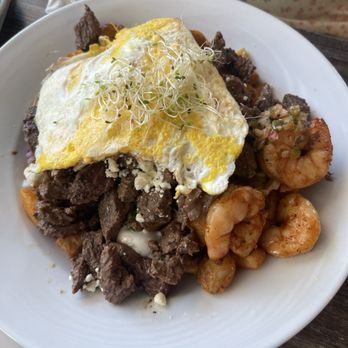 Bistro Cafe - Papas Mar y Tierra - Breakfast & Brunch Near Me - Miami, Florida