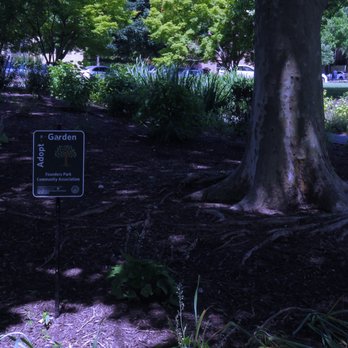 Founders Park - Founders Park Community Association Garden. - Dog Parks Near Me - Alexandria, Virginia