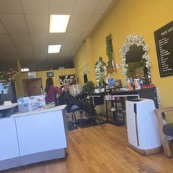 Lilly's Beauty Salon