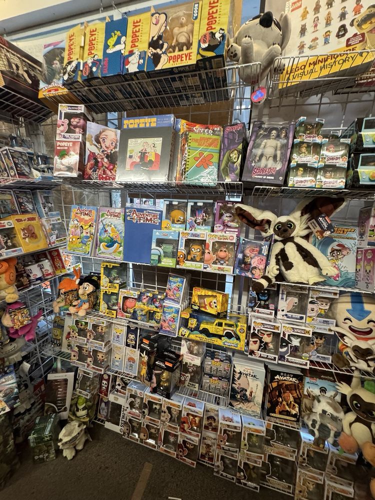 Silver Moon Comics and Collectibles Logo