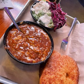 Clearman's Galley - Bowl of chilly with salad and cheese bread so good - American Near Me - San Gabriel, California