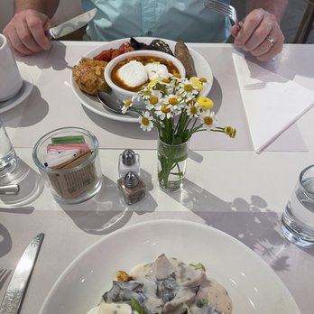 FRIEDA - Mushroom Toast and Full English - Cafes Near Me - Philadelphia, Pennsylvania FRIEDA - Mushroom Toast and Full English - Cafes Near Me - Philadelphia, Pennsylvania