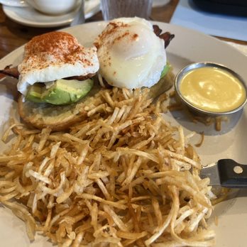 Seven Mile Cafe - Eggs Benedict - Breakfast & Brunch Near Me - Denton, Texas