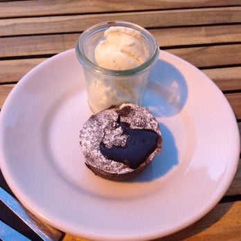 Pappa e Ciccia - Warme Schoko Törtchen mit Vanille Eis für 7€. Lecker! - Italian Near Me - Berlin, BE
