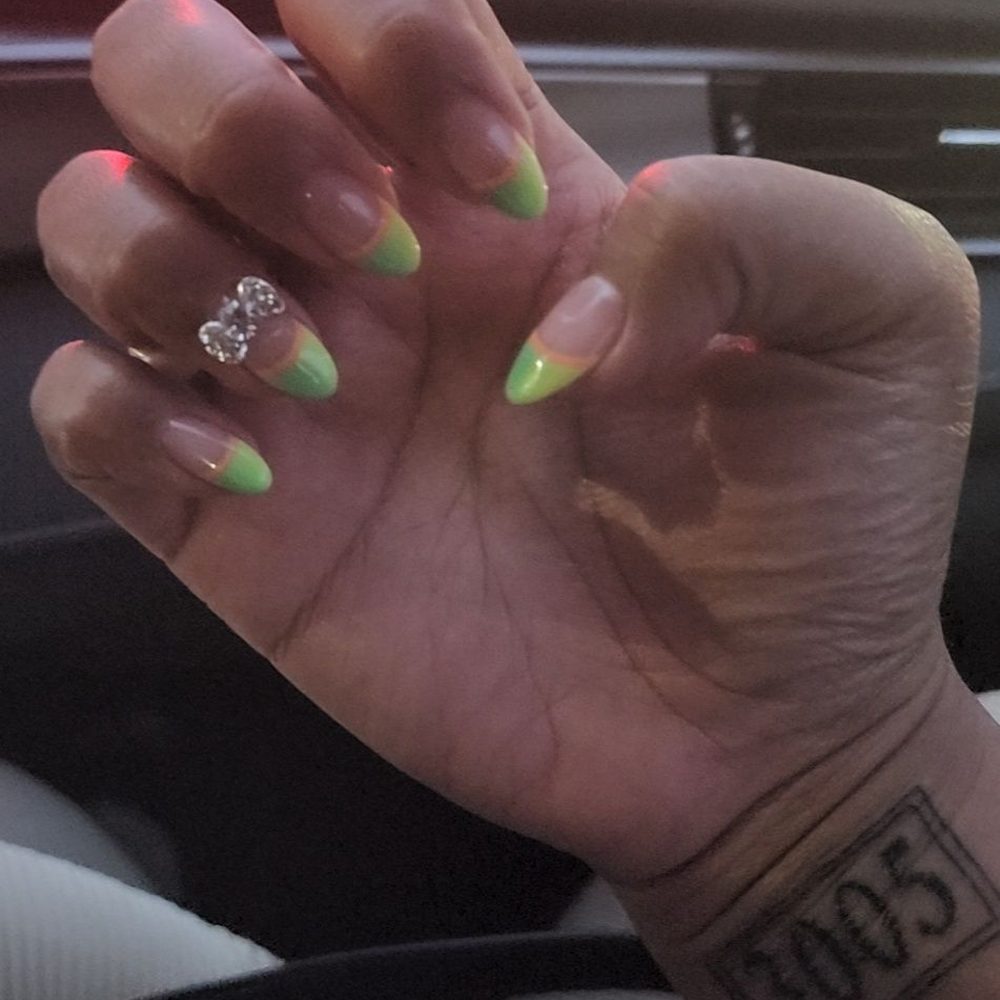 Gradient Nail - Nail Salons Near Me - Honolulu, Hawaii Gradient Nail - Nail Salons Near Me - Honolulu, Hawaii